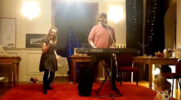 Raksta attēls - VIDEO: Valters Pūce iemaina čellu pret sintezatoru un dibina jaunu duetu. Nesmieties ir grūti!