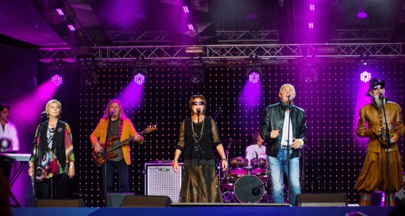 Raksta attēls - Leģendārās latviešu rokgrupas  “Menuets” un “Pērkons” uzstāsies latviešu mūzikas svētkos